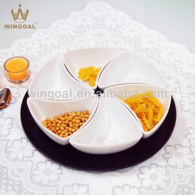 China Sustainable Triangle Porcelain Snack Dishes for sale