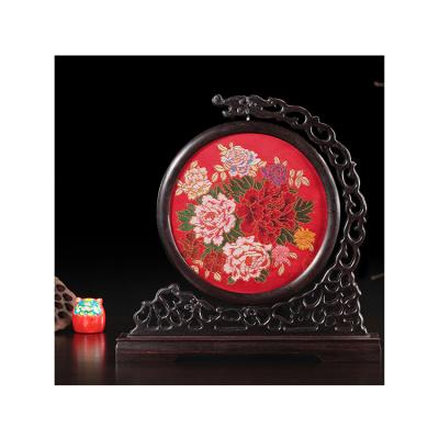 China Chinese Traditional Hand Embroidery China Design Silk Table Decoration Crafts For Collection Decoration for sale