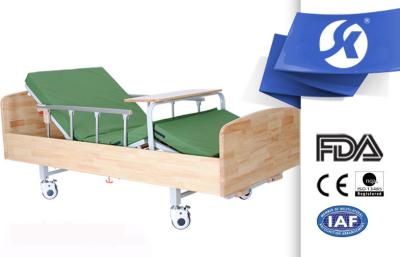 China Medical Room Equipment Wooden Homecare Manual Hospital Bed With Double Crank for sale