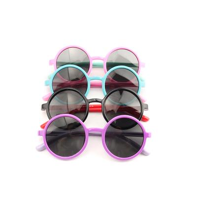 China Fashion sunglasses around no drop screw resistance children's sunglasses, safe and beautiful silicone sunglasses, outdoor sun shading ST8232 for sale