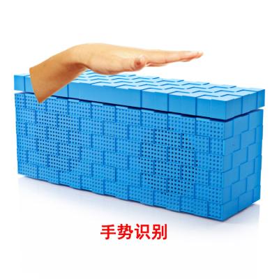 China Cubo Bluetooth del agua del control de movimiento que camina el Presidente con llamada de teléfono libre de las manos en venta