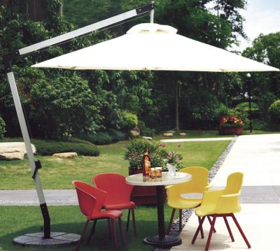 China 2.5M Beige Double Patio Regenschirm-runder Offsetregenschirm 360 Grad-drehende Basis zu verkaufen