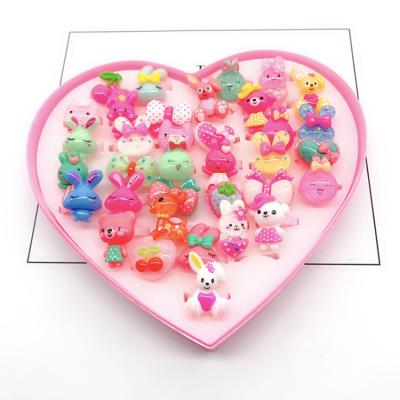 China Hip Hop Welcome Customized Plastic Kids Cute Pink Heart Ring Box Packaging Custom Logo for sale