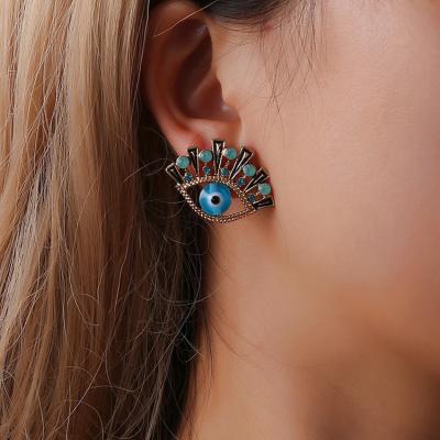 China New Arrival Fashionable Women's Crystal Blue Eye Earrings Devil Eyelash Creative Eyelash Earrings for sale