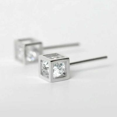 China Trendy Women Shape Geometric 3D Needle Earring 925 Diamond Square StudCube Silver Earrings for sale