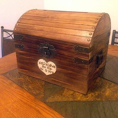 China Europe Wishing Well Chest Keepsake Box Engraved Wooden Memory Chest With Rustic WeddingLove Letter Chest for sale