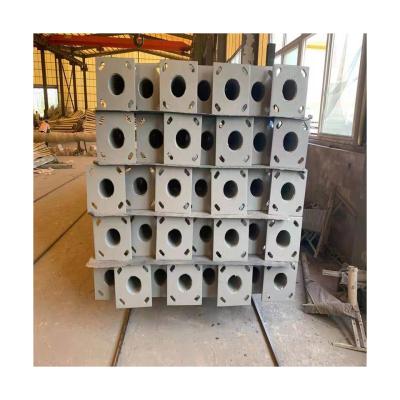 China Durable Outdoor Light Poles with Hot Dip Galvanized Surface Treatment for sale