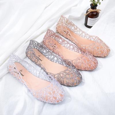 China 2021 New Style Anti-Smell Factory Directly Sell PVC Flat Jelly Shoes Women's Crystal Shoes Flat Designer Rhinestone Beach Outdoor Sandals for sale