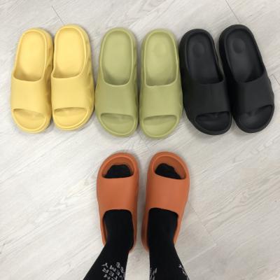 China Lightweight EVA Slippers Loafer Platform Slides Comfortable Low Heel Women's Shape Home Beach Foam Slides Slipper for sale