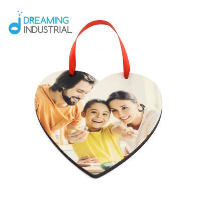 China Printable Europe Sublimation MDF Heart Shape Hanger Door Hanger with Red Rope for Wedding Decoration for sale