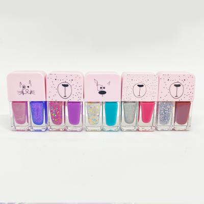 China Lady's Hand Beauty Makeup Customize Your Logo UV Gel Nail Polish Factory for sale