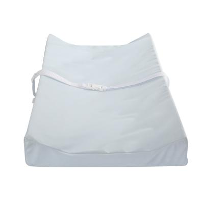 Chine Tapis de changement de bébé 30D à densité rembourrée avec mousse souple et tissu de couverture PVC/TPU/bambous à vendre