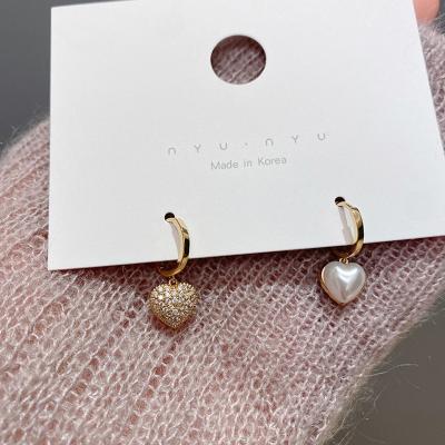 China 2021 New Trendy Pearl Heart Stud Earrings Fashion Zirconium Love Heart Stud Earrings for sale