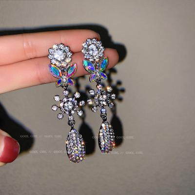 China Trendy Trendy Big Dangling Fashion Flower Crystal Earrings for sale