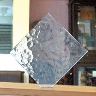 China Gevriesd gemodelleerd gehard glas 3 mm massief gefigureerd gewalst glas Te koop