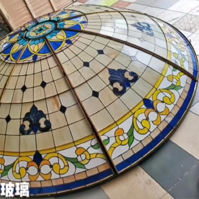 China Premium gekleurde kunst glaskoepel dakraam architectonisch antiek gekleurd glaskoepel dak Te koop