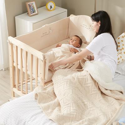 China Durable+adjustable+Mobile Safety Wooden Baby Crib High Sleep Enclosure Bedding for sale