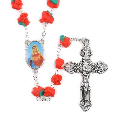 China Impeccable Heart of Clay Rose Flower Beads Rosary Centerpiece Polymer Religious Mary Catholic Rosaries for sale