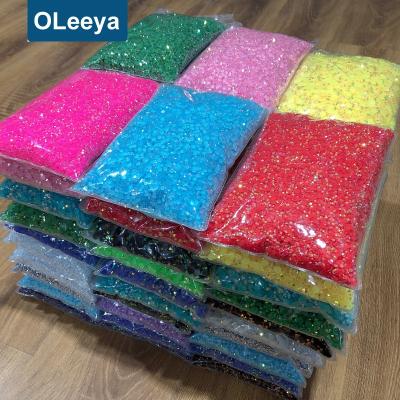 China Luxury Flatback Rhinestones Bulk Flatback Transparent Rhinestones Resin For Stick Stainless Steel Tumbler Cup for sale