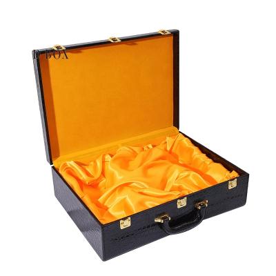 China 2021 luxury hot selling jewelry box environmental protection leather packaging for sale