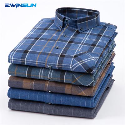 China 2022 new men's long sleeved casual shirt anti-shrink for young men's vintage work fall sanded cotton flannel plaid plaid shirt for sale