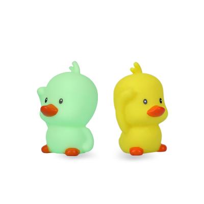 China 4pcs Set Showing Bath Plastic Finger Duck Toy Gripper Colorful Ducks Costume PVC Squeeze Cartoon Ducks Ducklings for sale