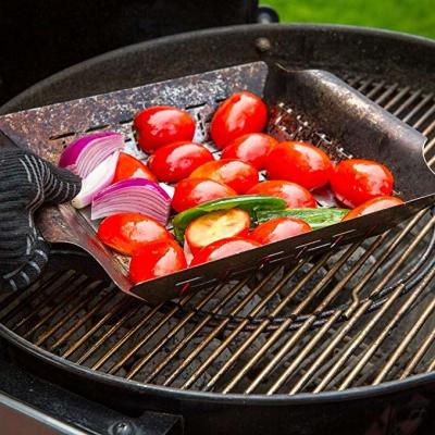 China Recommended Easily Cleaned Square BBQ Grill Basket Stainless Steel Charcoal Gas Grill Pan With Handles for sale