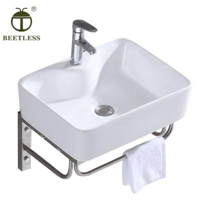 China Modern Wall Mounted Wash Basin Combination Set Toilet for sale