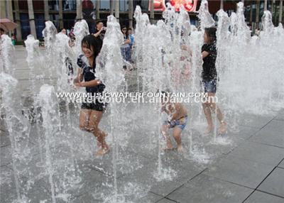 Chine L'eau de danse de jardin comporte des fontaines avec les lumières colorées pour des enfants à vendre