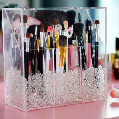 China High Precision Covered Makeup Brush Holder With Lid Large Capacity Dustproof Acrylic Clear Brush Storage Cosmetic Organizer For Vanity for sale