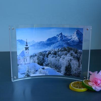 China Mordern Wholesale Magnetic Acrylic Curved Picture Frame for Decoration for sale