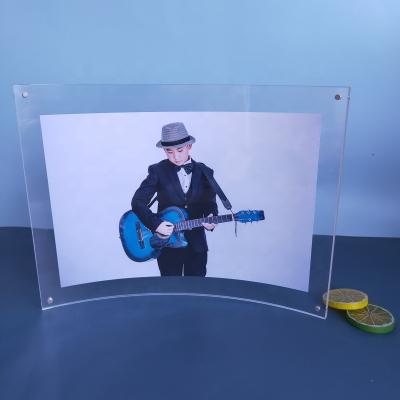 China Mordern Desktop Photography Customized 4*6” Clear Acrylic Magnetic Photo Frame for sale