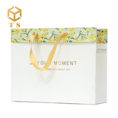 China Recycled Materials Printing Custom Paper Shopping Bags With Your Own Logo for sale