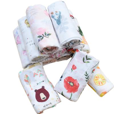 China Baby Pattern Baby Wrap 70% Bamboo+30% Cotton Anti-Static Cartoon Animal Muslin Wrap Infant Wrap 120*120 Newborn Blankets for sale