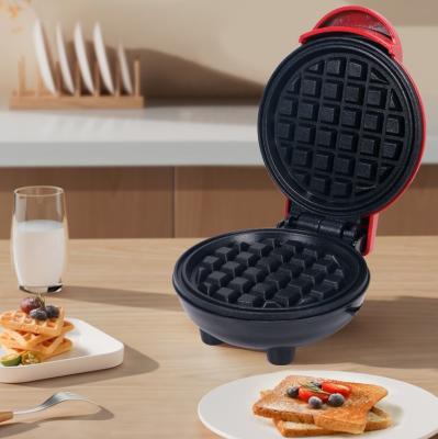 China Fresh Contact Outdoor Home Children Bake Different Mini Electric Round Griddle Maker Mini Electric Waffle Maker Baking Pancakes for sale