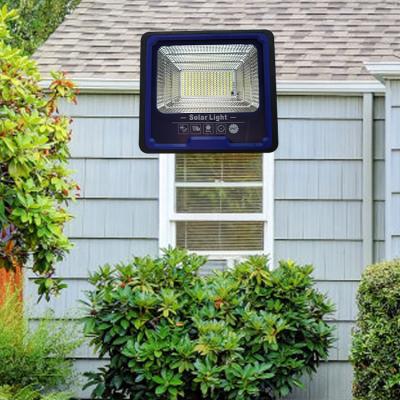 China 100W 150W 200W Industrial Waterproof Outdoor Solar Ip65 Energy Saving Reflector Led Garden Solar Flood Light for sale