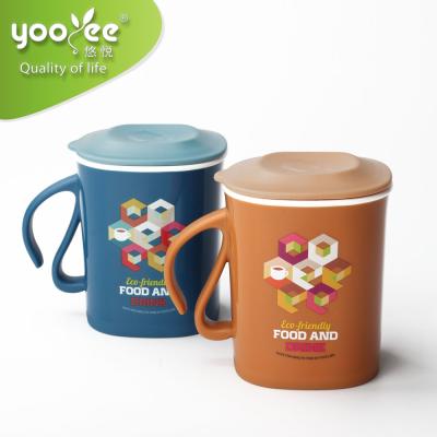 China Sustainable Hot Selling 400ml Food Grade Leakproof Plastic Water Cups With Handle for sale