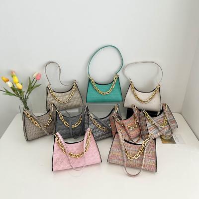 China 2022 fashion contrast color simple casual acrylic chain woven french shoulder bags fashion contrast color cheap handbag for women for sale