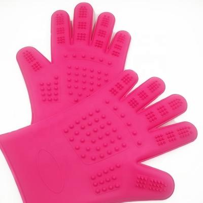 China Wefocus Viable Increased Five Finger Design Soft Deshedding Brush Mitt Pet Grooming Glove for sale