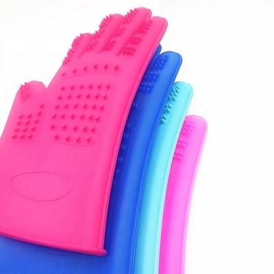 China 2020 Newest Version Wefocus Viable Enhance Five Finger Design Pet Brush Pet Grooming Soft De-shedding Glove for sale