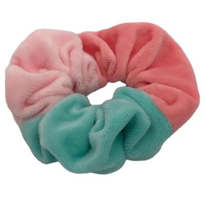 Cina Hot Selling Fashion Plush Women's Fashion Crystal Scrunchy Soft Super Soft New Custom Style Scrunchy Scrunchy Headrope in vendita