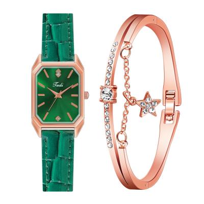 China Luxury Women's Watches Set 2pcs Day/Date 9714 Set With Bracelet Watch Women Adjust Quartz Green Watches for sale