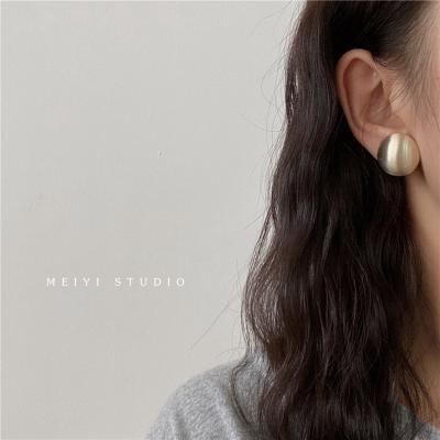 China Fashion S925 Vintage Shiny Classic Gold Shiny Gold Sliver Stud Button Studs Luxury Round Stud Earrings for sale