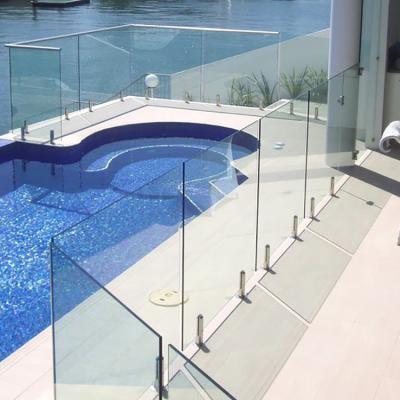 China Durable Outdoor Glass Brackets Balustrade Railing Bath Pool Balcony Stainless Steel Glass Railing for sale