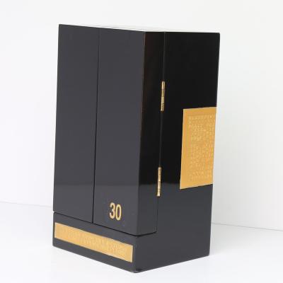 China Recycled Materials Luxury High Glossy Piano Lacquer Finished Wine Wood Gift Box for sale