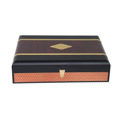 China Handmade Recycled Materials Perfume Wooden Box For High End Market for sale