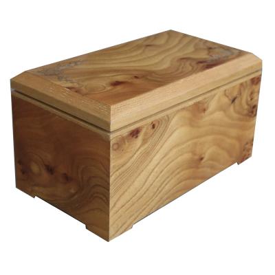 China Sustainable Factory Custom Wood Urns Various Size Wooden Pet Urns for sale