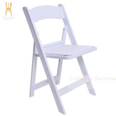 China Outdoor Wedding Modern Hot Selling Wimbledon Garden Chairs White Resin Plastic Folding Chair Foldable Event Chair for sale