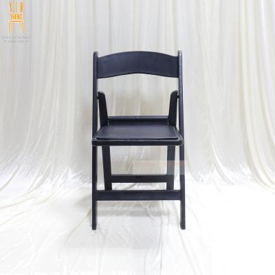 China Outdoor Wedding Modern Hot Selling Wimbledon Garden Chairs White Resin Plastic Folding Chair Foldable Event Chair for sale