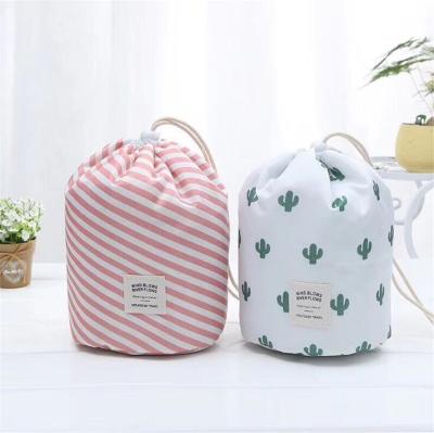 China Large Fashion Travel Toiletry Bag Fashion Travel Bag Private Label Foldable Single Drawstring Toiletry Bag Black Makeup Bag For Makeup for sale